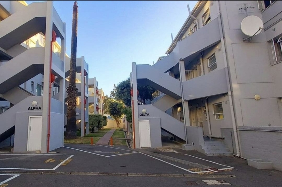 2 Bedroom Property for Sale in Zonnebloem Western Cape